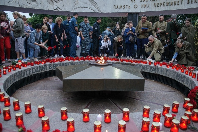 Тамбов присоединился к мемориальной акции «Свеча памяти» Миллионы зажженных свечей по всей России как символ того, что никто не забыт и ничто не забыто.