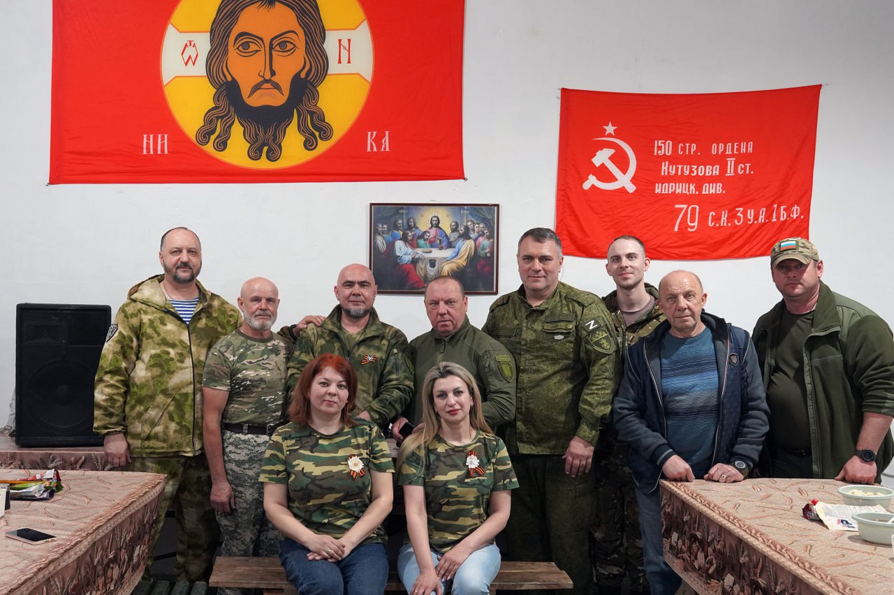НАЧАЛЬНИК ТИРА ДОСААФ РОССИИ С КОНЦЕРТОМ И МАСК СЕТЯМИ К БОЙЦАМ КАЗАЧЬЕГО ОТРЯДА «ОСКОЛ»