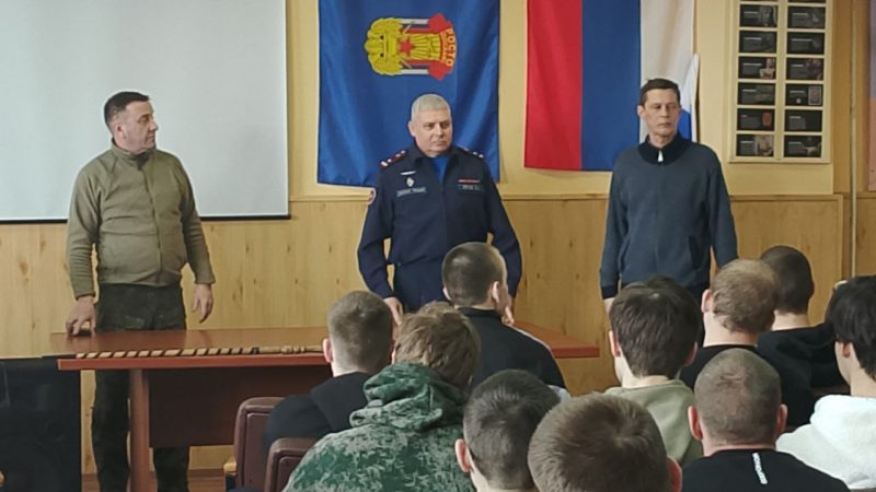 Будущие защитники Родины проходят обучение в ДОСААФ